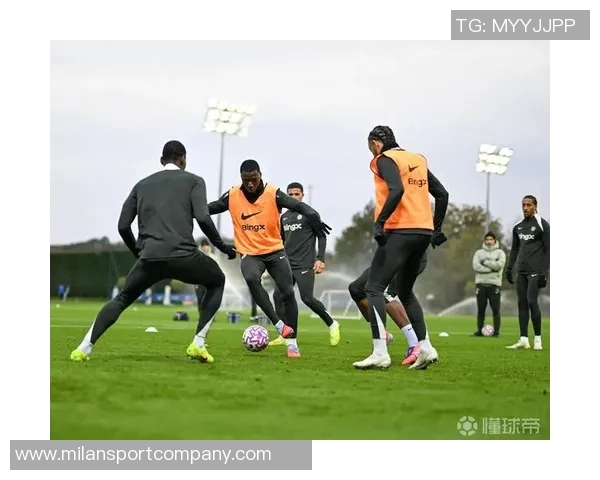 蓝军官方公布十月最佳进球候选凯塞多吉滕斯精彩射门引关注