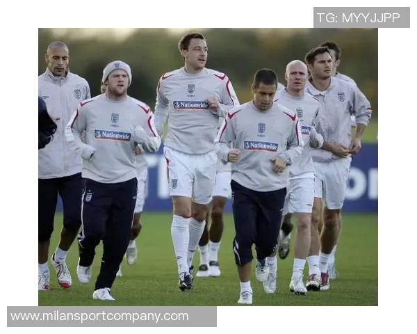 利桑德罗随队训练状态回暖预计十月底前重返赛场